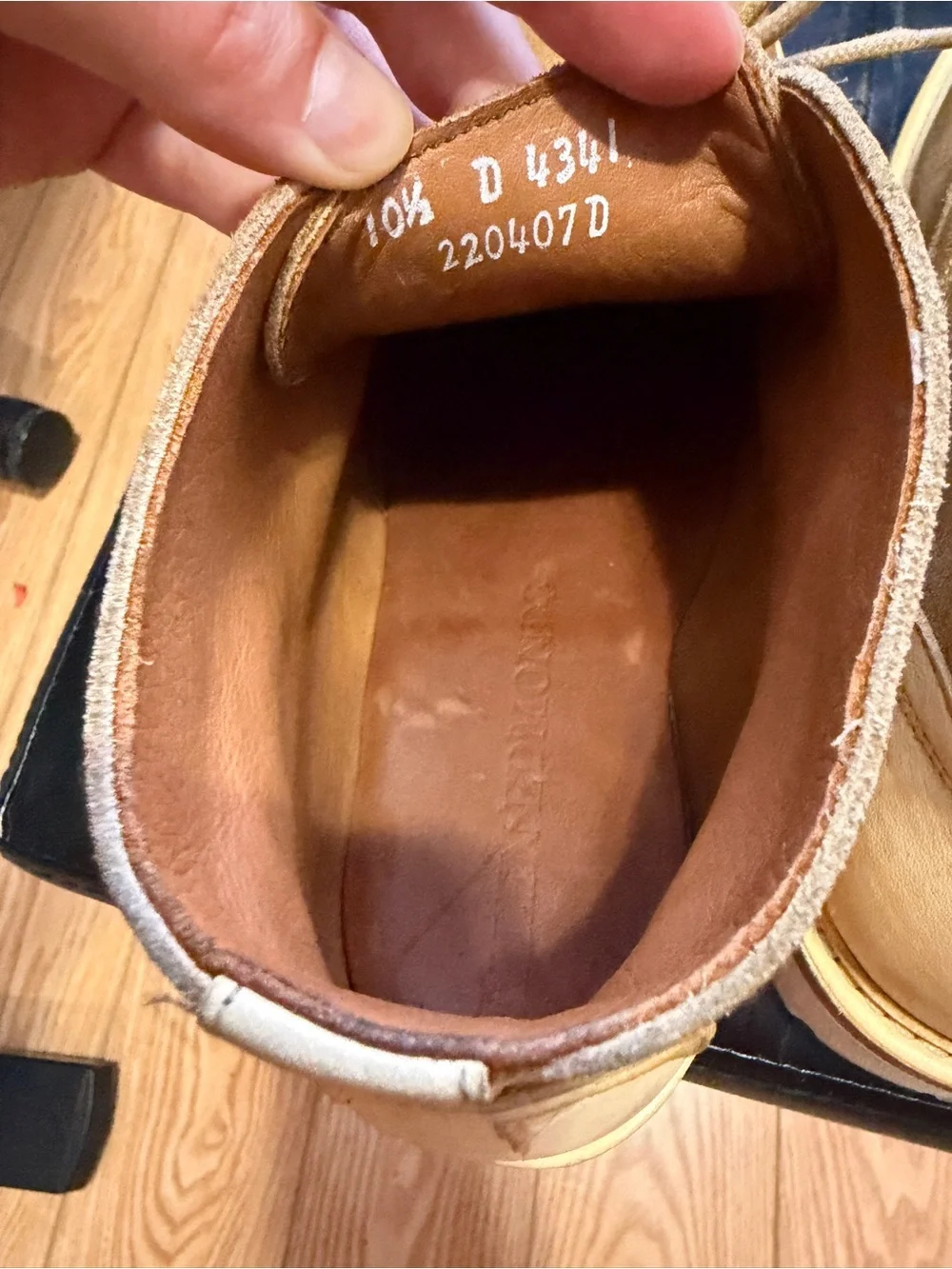 Allen Edmonds Vintage Men's Suede Chukka Boots in Wheat Tan size 10.5